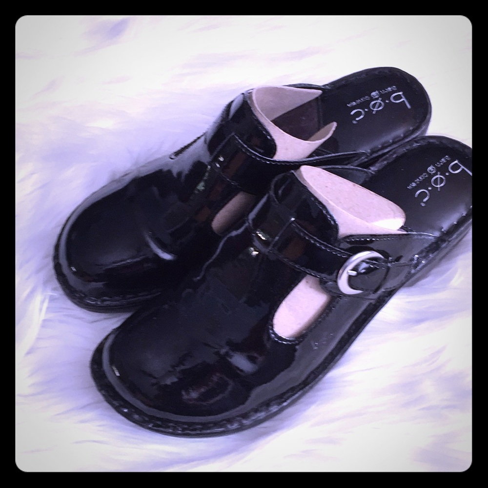 NIB boc patent clogs